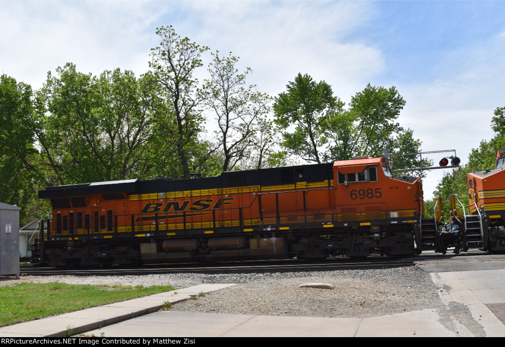 BNSF 6985